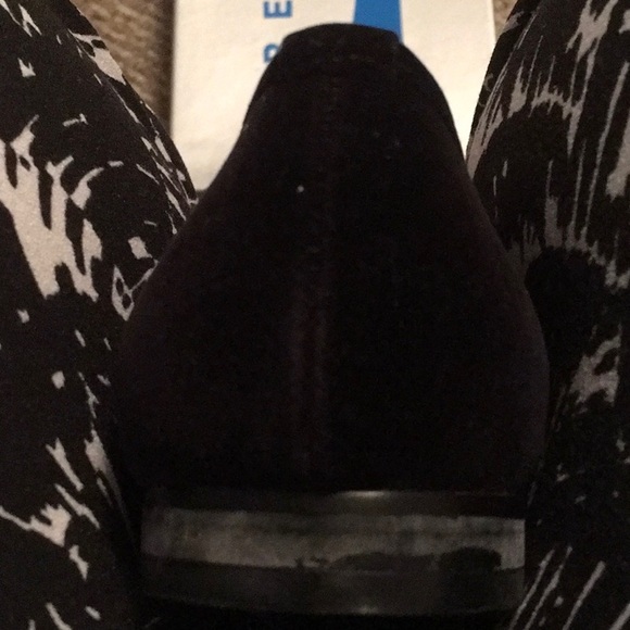 NWT, NIB, Black Velvet Ballerina Flats, 8M,comfort footbeds,Brand New,Never worn - Picture 2 of 6